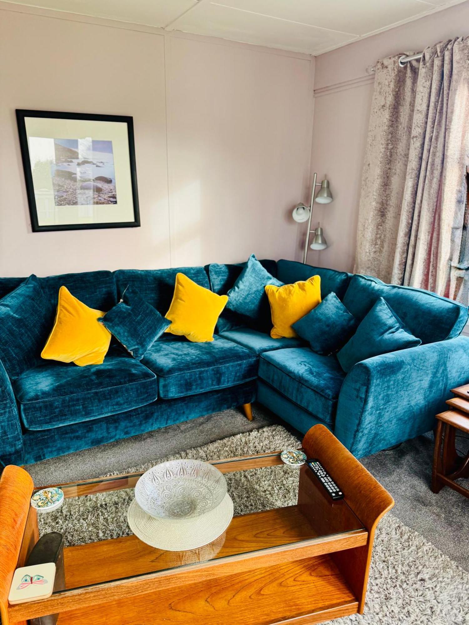 Coastal Cabin Chalet Roch Ngoại thất bức ảnh